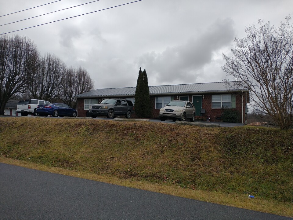 153 Minga Dr, Unit 153 Minga Dr #3 in Johnson City, TN - Foto de edificio