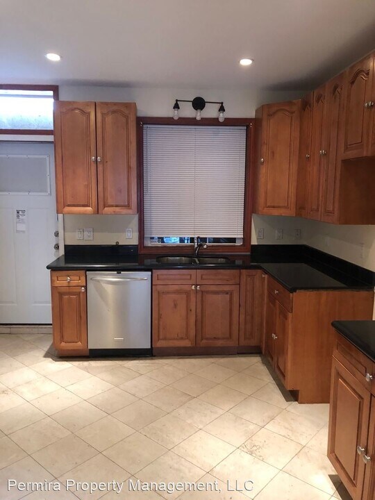 240 N Milton Ave Photo