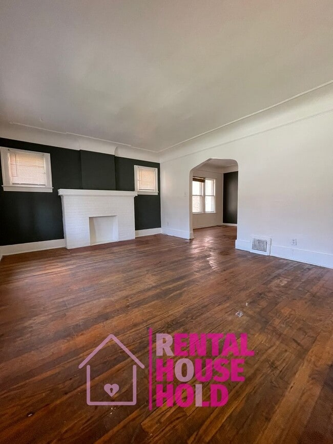 property at 2649 Pasadena St