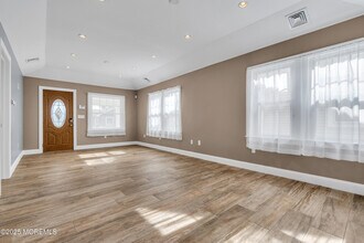 35 Lipman Pl in Neptune City, NJ - Building Photo - Building Photo