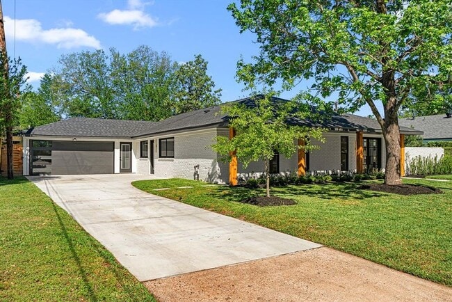 property at 2506 Briarbrook Dr