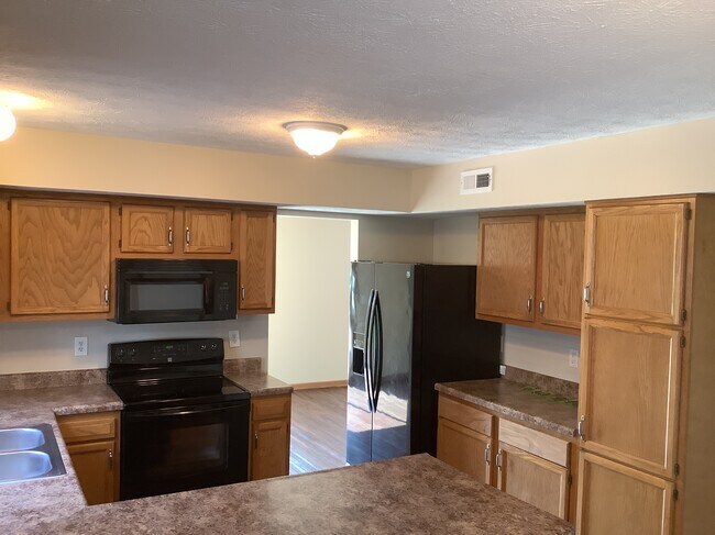 940 Fox Croft Pl in Trenton, OH - Building Photo - Building Photo