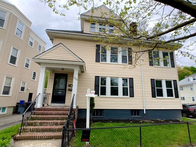 property at 506 Washington St