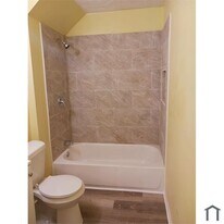 3675 Independence Rd in Cleveland, OH - Building Photo