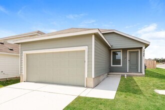 3704 Axis Hl St in New Braunfels, TX - Building Photo - Building Photo