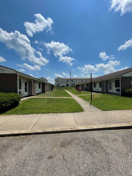 130 N Bridge St in New Martinsville, WV - Building Photo