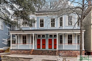 520 E Waldburg St, Unit A in Savannah, GA - Building Photo