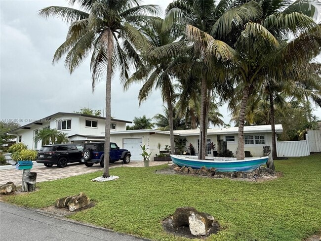 2524 Key Largo Ln in Fort Lauderdale, FL - Building Photo - Building Photo