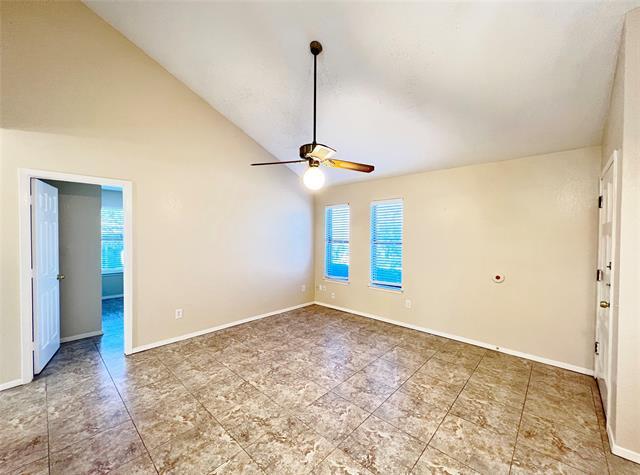 1108 Curtis Dr in Weatherford, TX - Building Photo - Building Photo