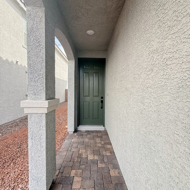 7061 Cottage Vis Ave in Las Vegas, NV - Building Photo - Building Photo