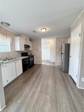 932 SE 40th Pl in Melrose, FL - Building Photo - Building Photo