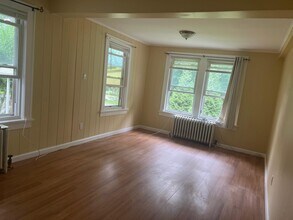 5 Thompson Hay Path in East Setauket, NY - Building Photo - Building Photo