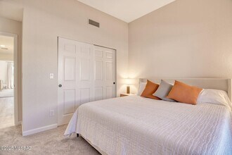 1148 Cam Diestro in Oro Valley, AZ - Building Photo - Building Photo