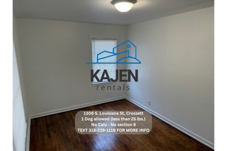 1306 S Louisiana St in Crossett, AR - Building Photo - Building Photo