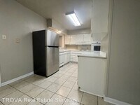 1304 E 30th St photo'