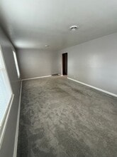 5111-5113 Allen Dr in Youngstown, OH - Building Photo - Building Photo