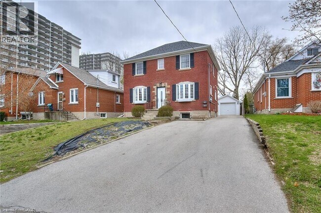 40 Brunswick Ave in Kitchener, ON - Building Photo - Building Photo