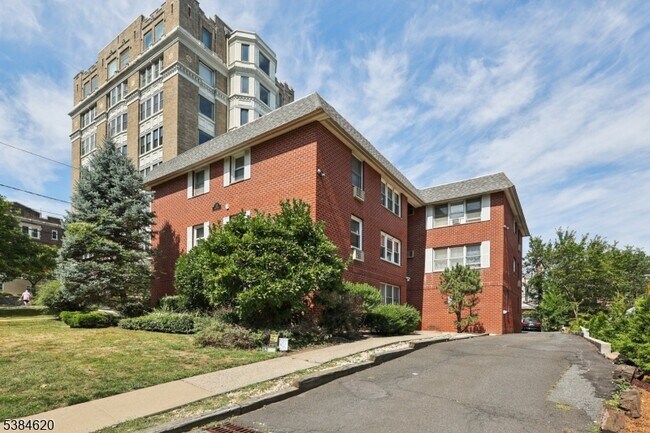53 Union St in Montclair, NJ - Building Photo - Building Photo