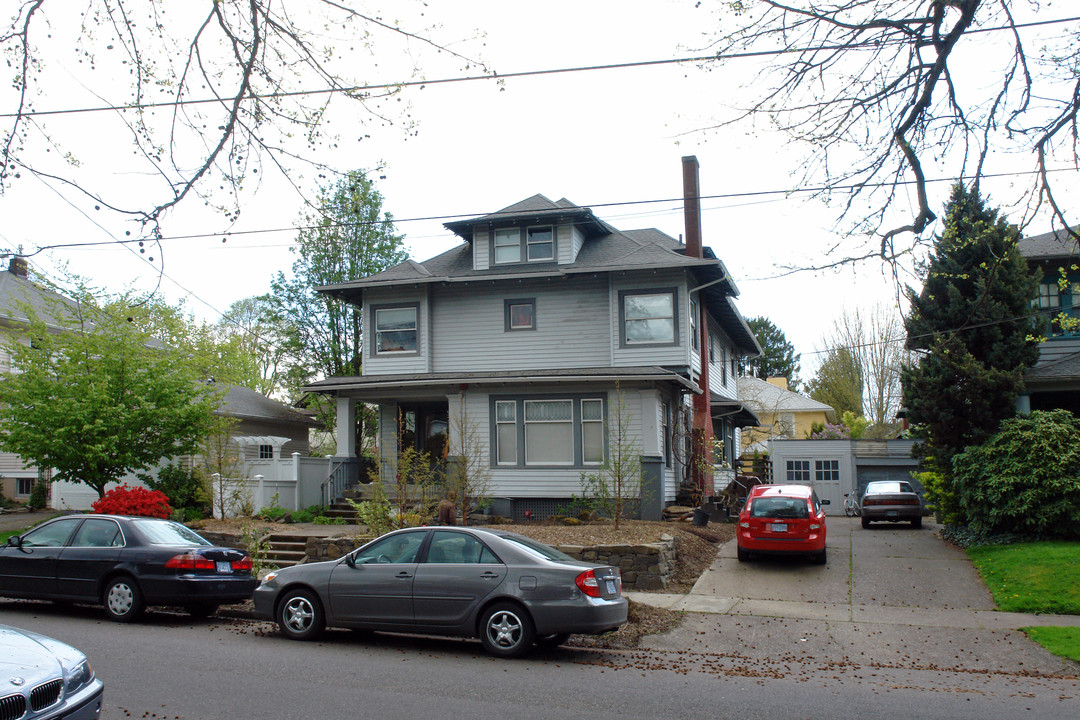 The Irvington 8 Apartments in Portland, OR - Building Photo