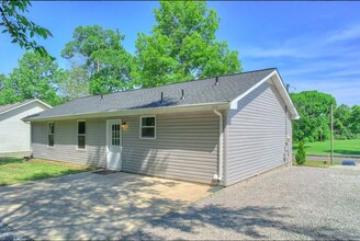 212 Broadmoor Dr in Nashville, TN - Building Photo - Building Photo