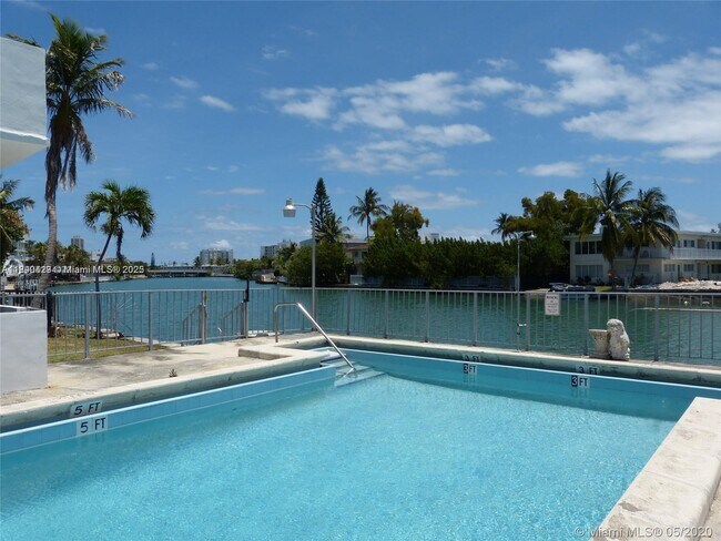 250 S Shore Dr in Miami Beach, FL - Building Photo - Building Photo