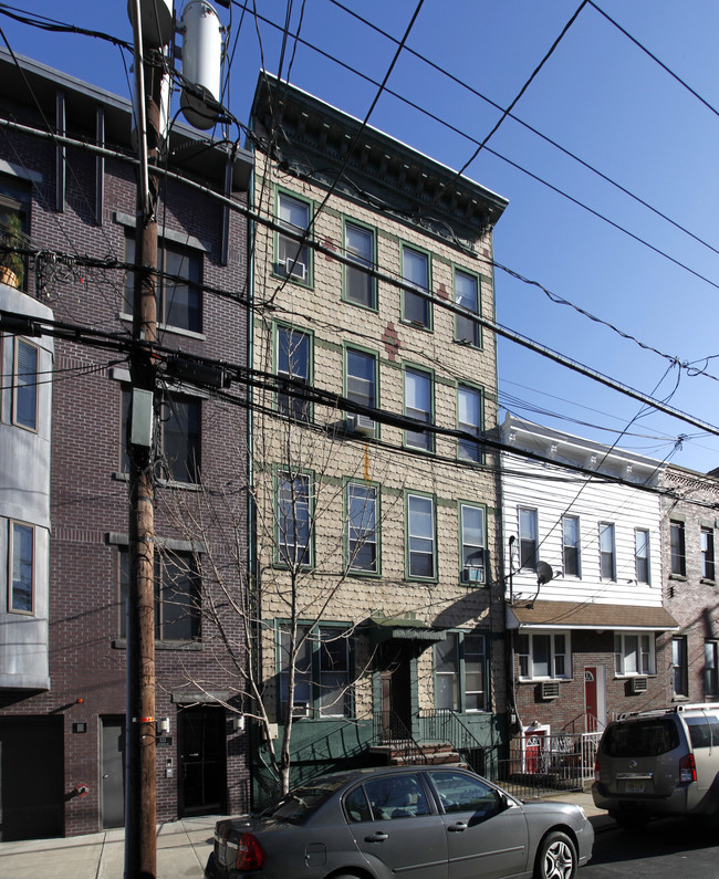 521 Jefferson St in Hoboken, NJ - Building Photo - Building Photo