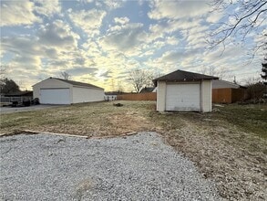 837 Eastland Ave in Akron, OH - Building Photo - Building Photo