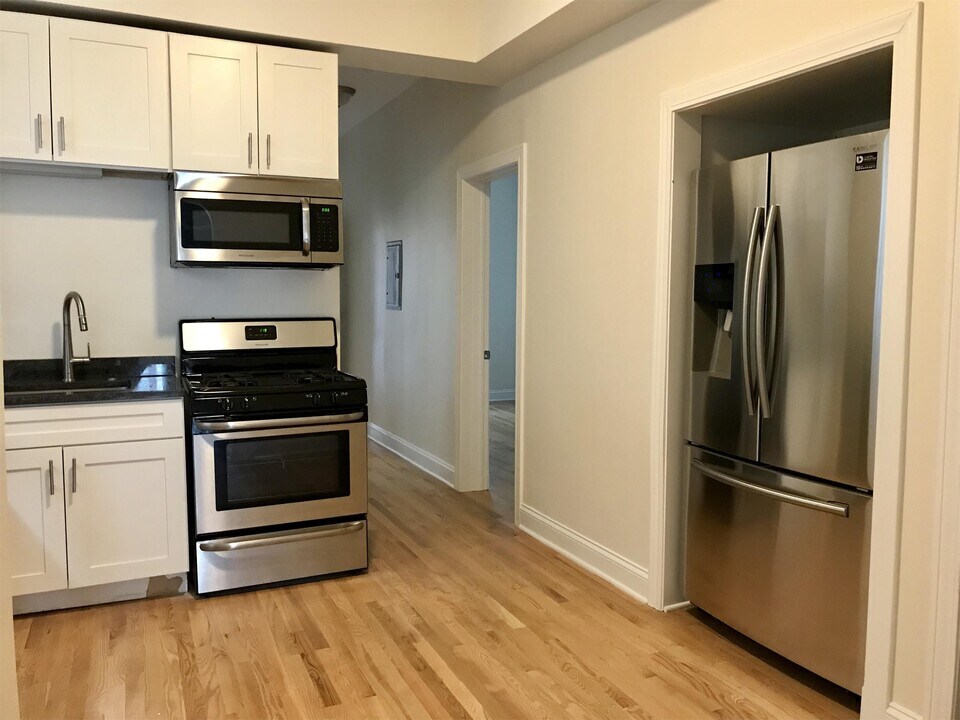 2724 W Division St-Unit -2F in Chicago, IL - Foto de edificio