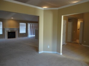 596 Jodee Dr in Xenia, OH - Building Photo - Building Photo