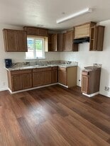 1907 W 4th St, Unit Villa 1907 in Madera, CA - Building Photo