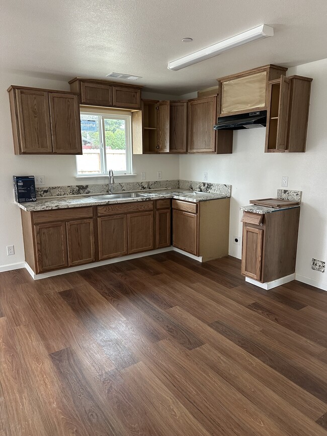 1907 W 4th St, Unit Villa 1907