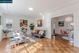 654 Mandana Blvd in Oakland, CA - Building Photo - Building Photo