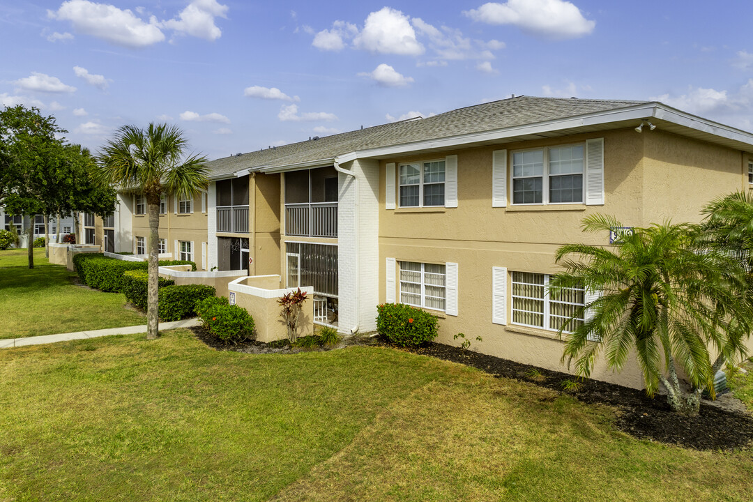 Woodside at Port Malabar in Palm Bay, FL - Building Photo