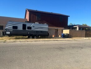 9001 Tulane Dr in Laredo, TX - Building Photo - Building Photo