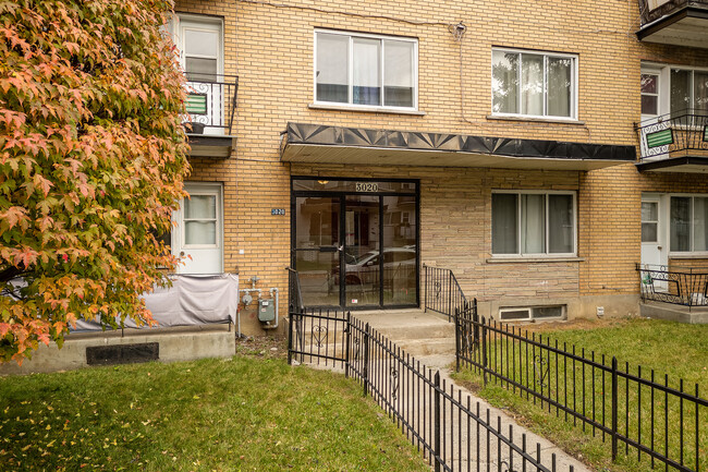 3020 Louis-Paré Rue in Montréal, QC - Building Photo - Building Photo