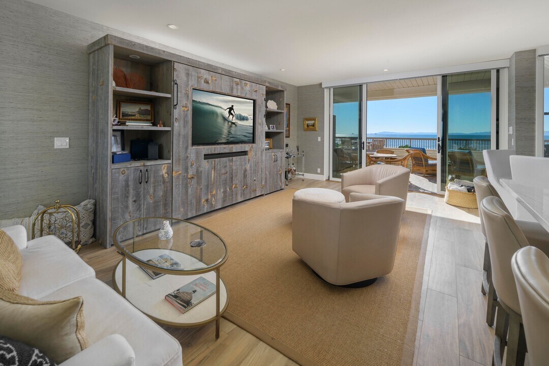 1355 Plaza Pacifica in Santa Barbara, CA - Building Photo