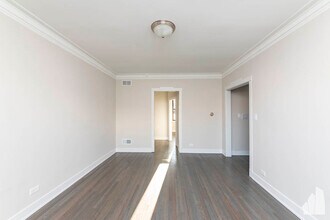 2648 N Milwaukee Ave, Unit 3 in Chicago, IL - Foto de edificio - Building Photo