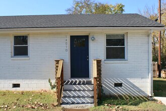 1401 22nd Ave N, Unit D in Nashville, TN - Building Photo - Building Photo