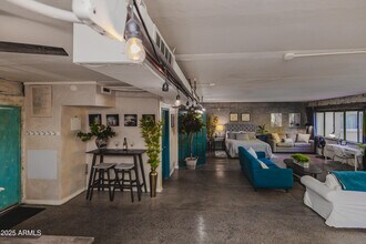 353 E Thomas Rd in Phoenix, AZ - Building Photo - Building Photo