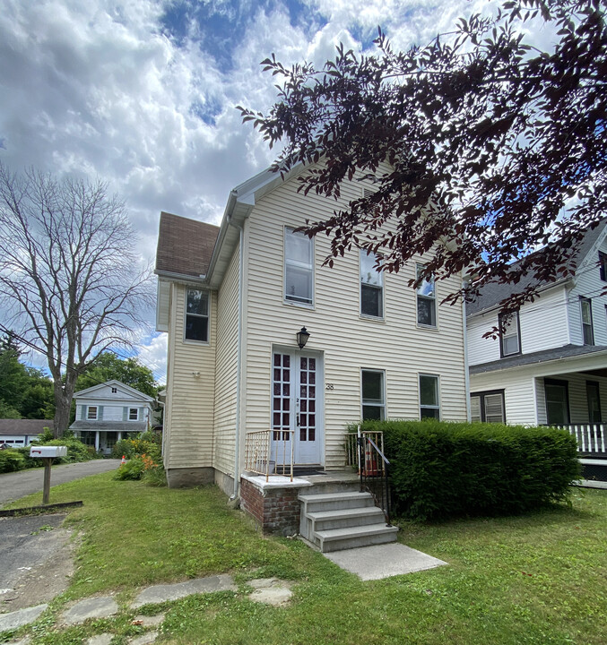 38 Oak St, Unit 1 in Binghamton, NY - Building Photo