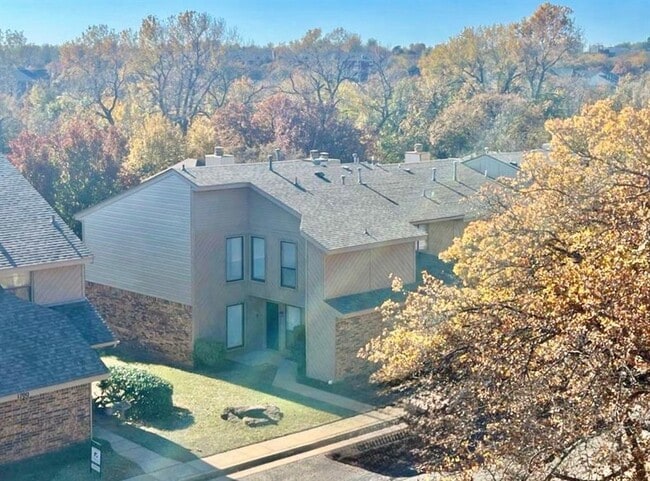 property at 1622 Windhill Ave