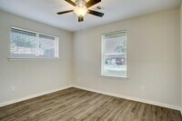 126 W Havner Ln photo'