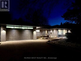 416 The Kingsway in Toronto, ON - Building Photo