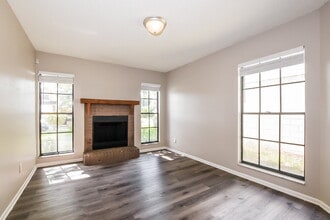 1275 Pin Oak Dr in Apopka, FL - Foto de edificio - Building Photo