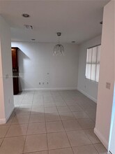 9801 NW 9th St in Miami, FL - Building Photo - Building Photo