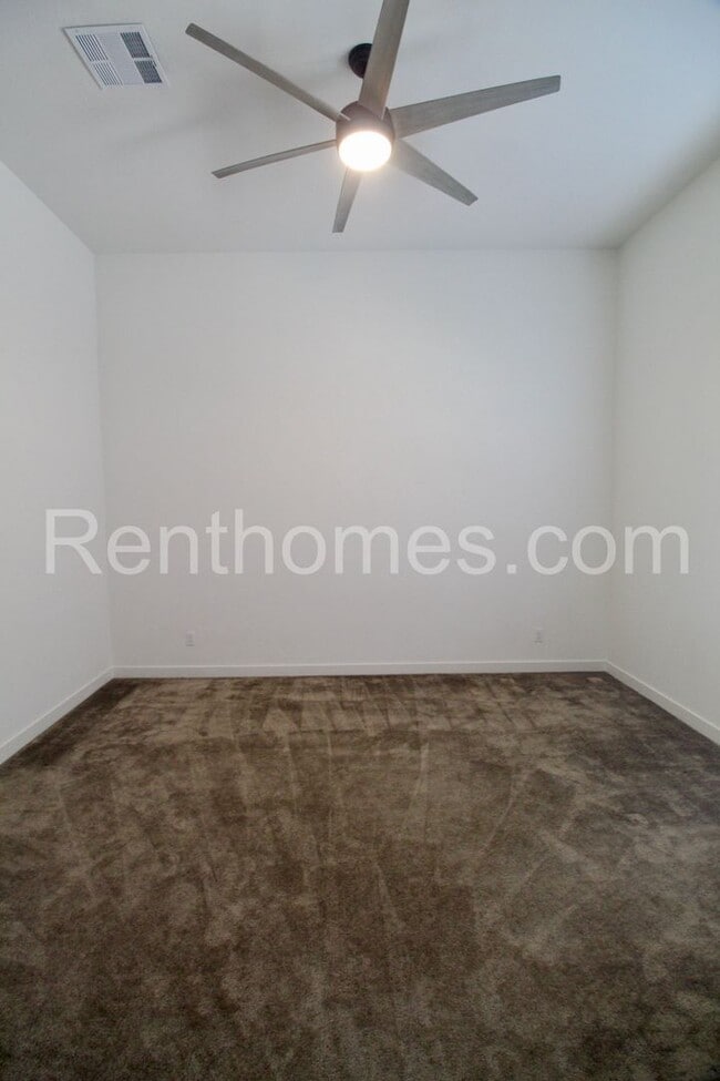 1716 Discovery Falls Dr in Chula Vista, CA - Building Photo - Building Photo