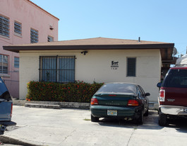 1530 NW 1st St Apartments