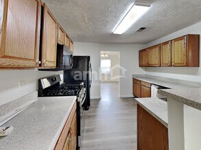 111 Crestbend Ln in Powder Springs, GA - Building Photo - Building Photo