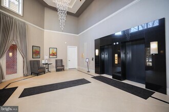 1625 International Dr in McLean, VA - Building Photo - Building Photo