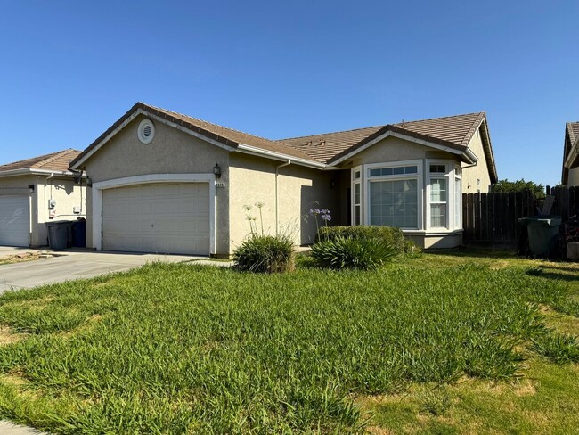 2675 Antares Ct in Merced, CA - Building Photo - Building Photo